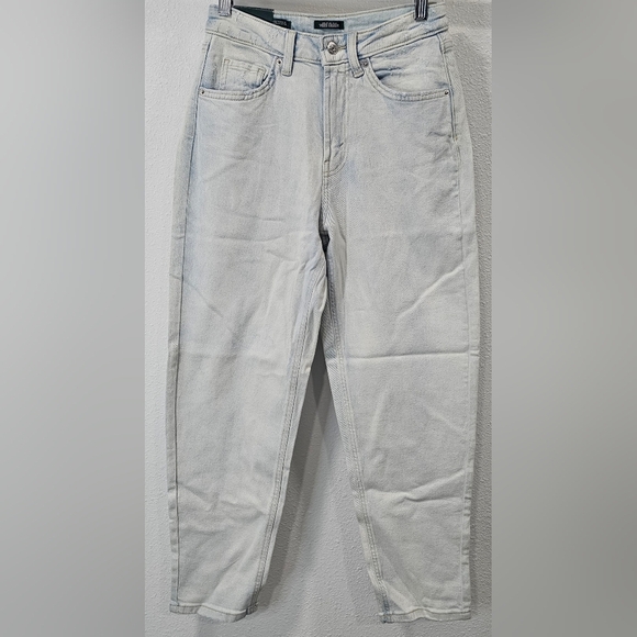 Wild Fable Womens Super High Rise Tapered Jeans Light Wash Size 2/27" Inseam NWT - Picture 1 of 11